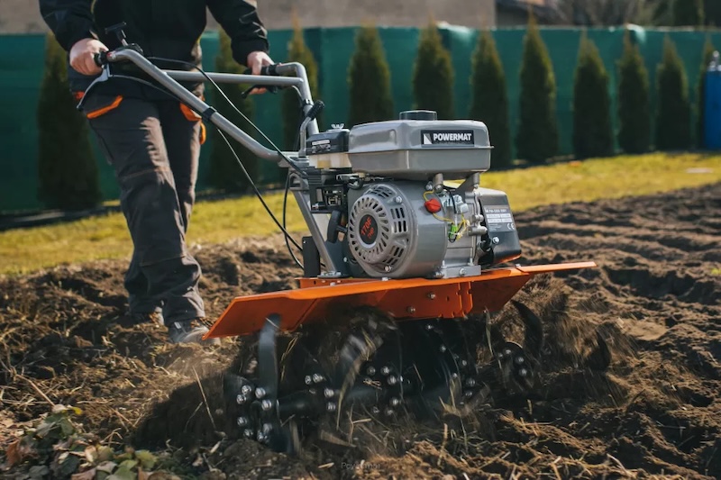 Glebogryzarka z napędem spalinowym 