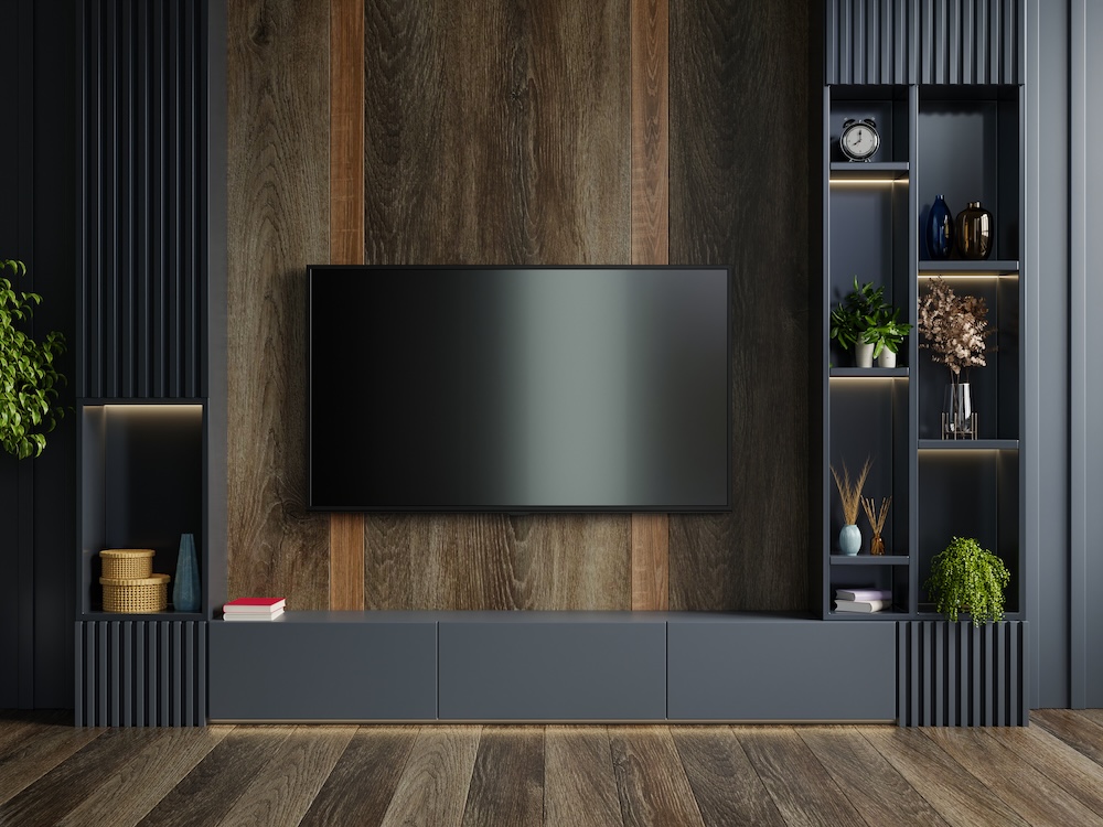 ściana w salonie z zabudową i telewizorem ściana z zabudową z drewnem i telewizorem