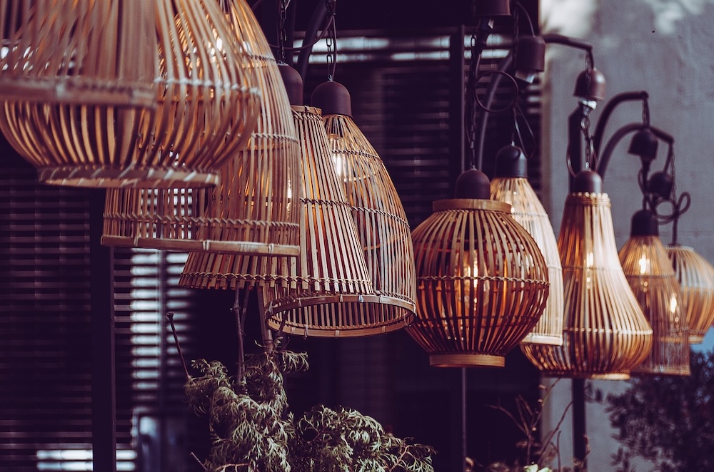 lampy dekoracyjne z wikliny i rattanu 