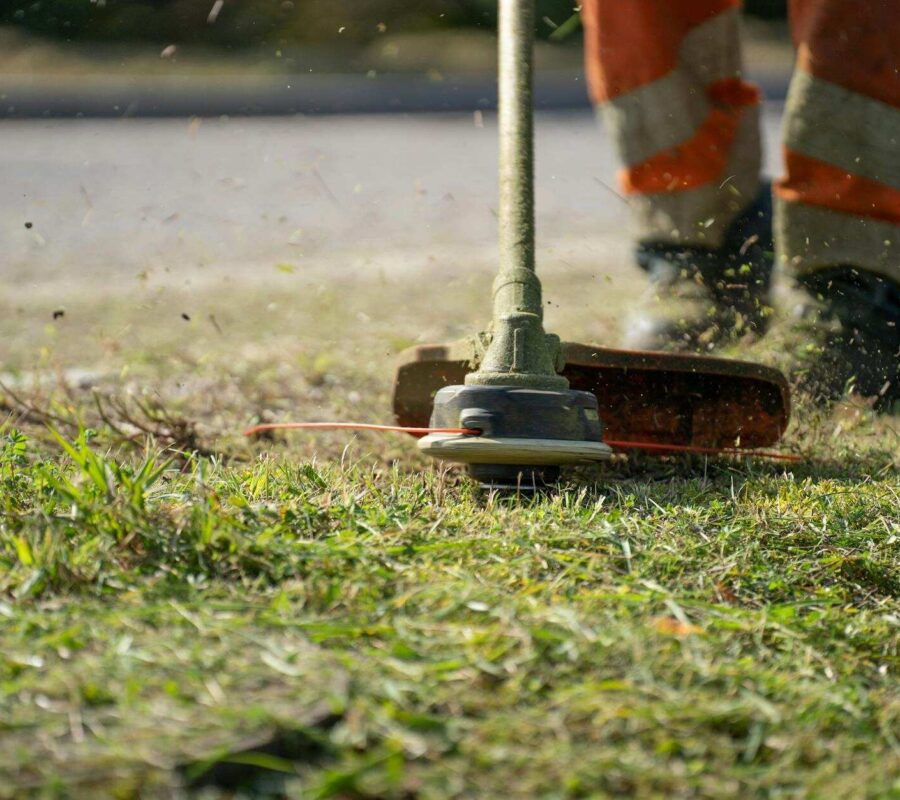Najczęstsze błędy, które skracają żywotność kosy spalinowej