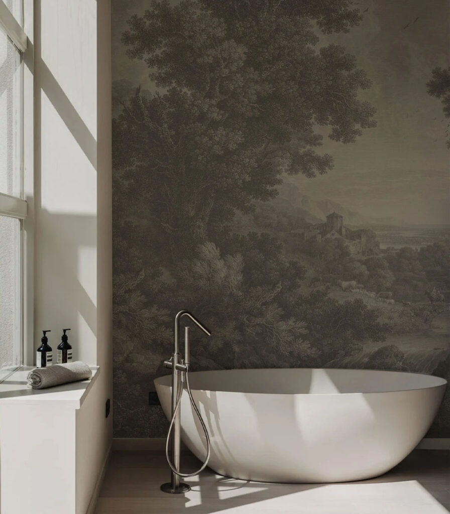 tapeta z motywem obrazu za wanną 