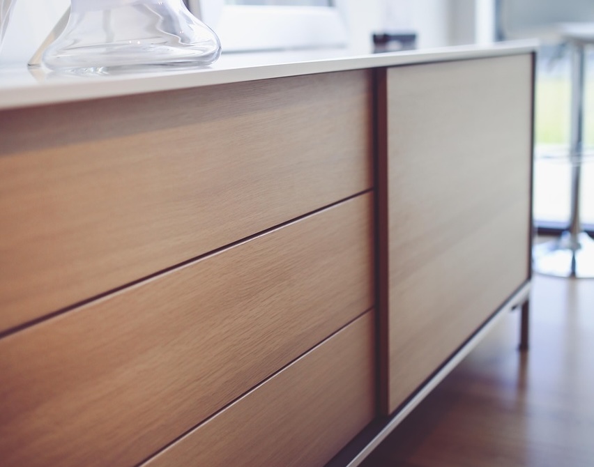 Jak wybrać stylową i praktyczną komodę do codziennego użytkowania?
