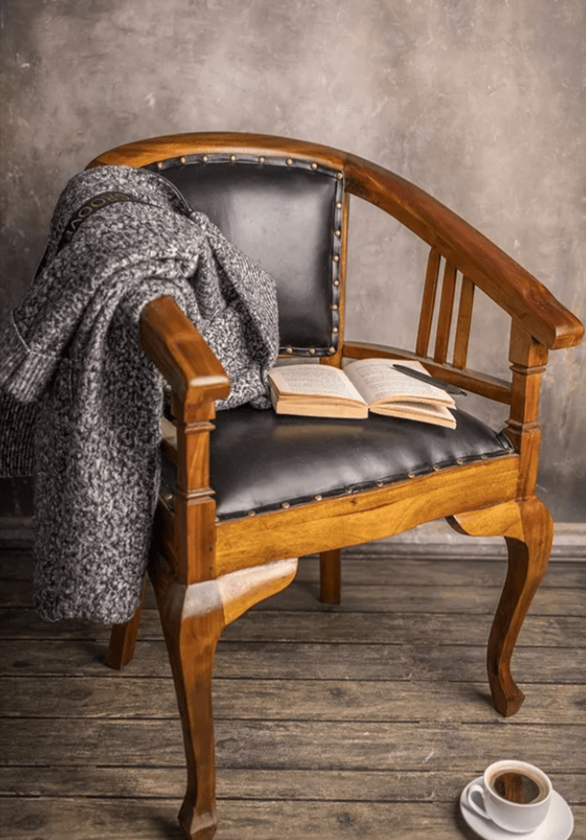 krzesło ze skórzanym siedziskiem 